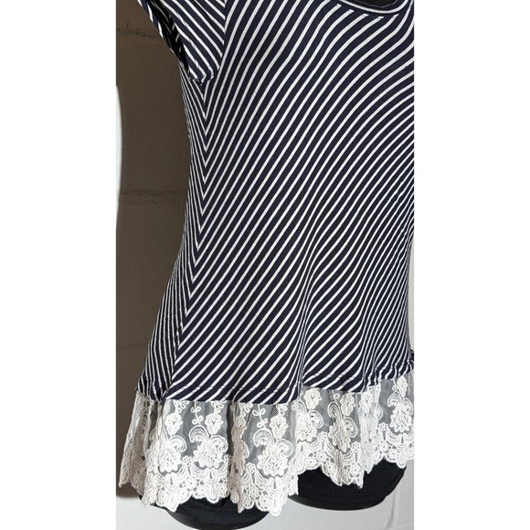 A. Byer Striped Tunic Top Lace Trim Short Sleeve Casual Blouse Small - Picture 2 of 5